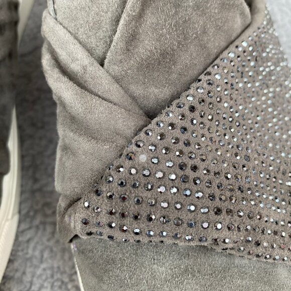 Vince Camuto Barita Grey Suede Leather Slip On Sneakers Sz 10 W - Picture 2 of 12